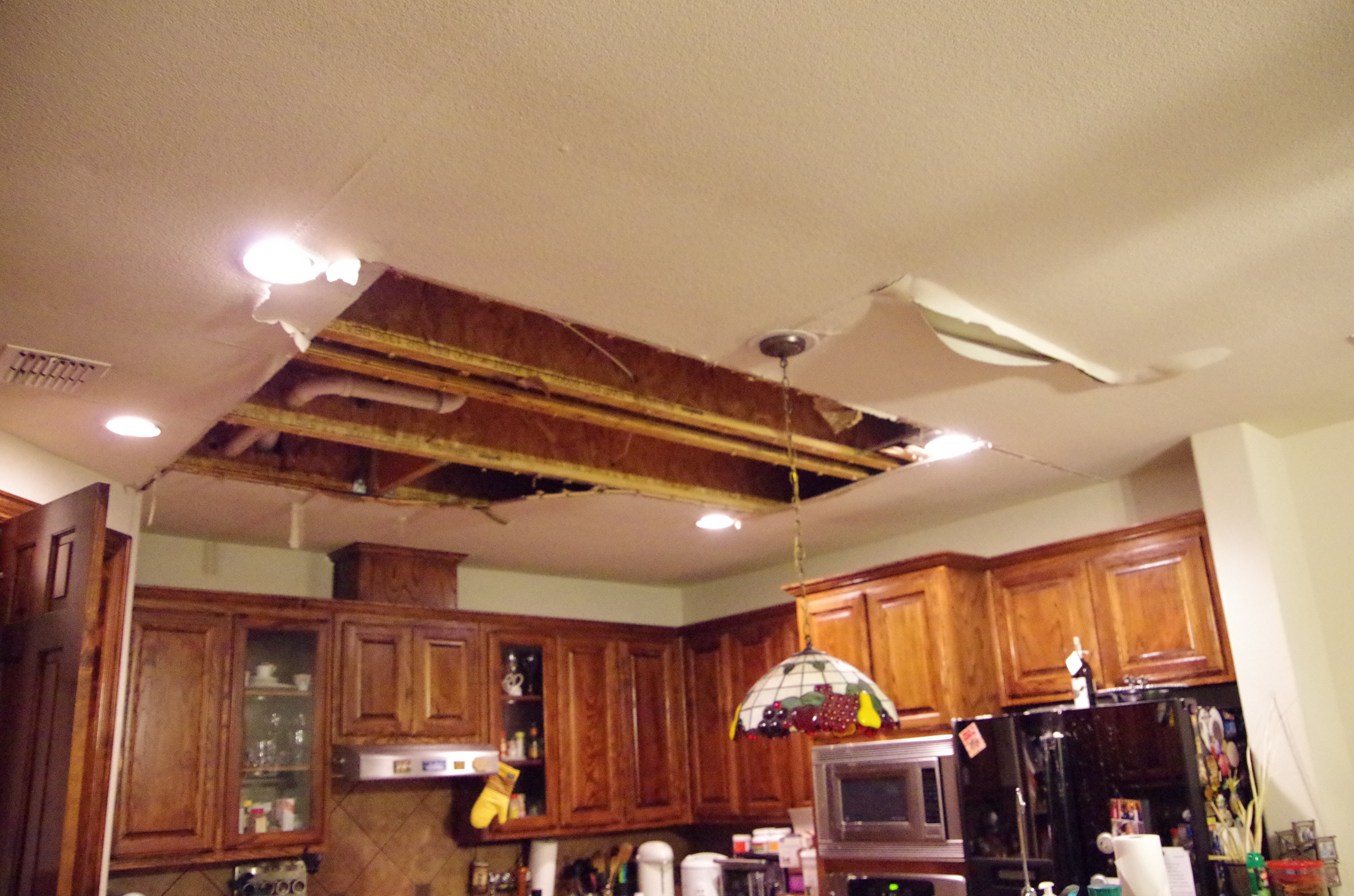 Kitchen Ceiling water damage - Dalworth Restoraration