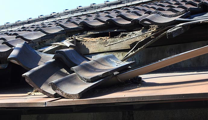 crumbling roof cause for water leak