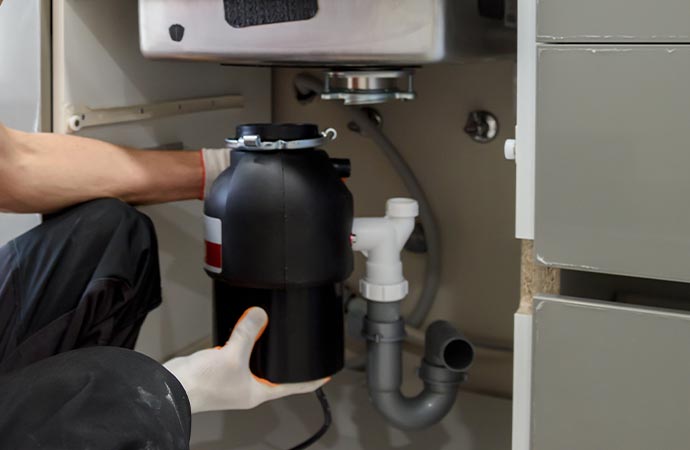 Leaky Garbage Disposal Repair in Dallas-Fort Worth | Dalworth