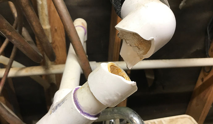 What to Do When a Pipe Bursts