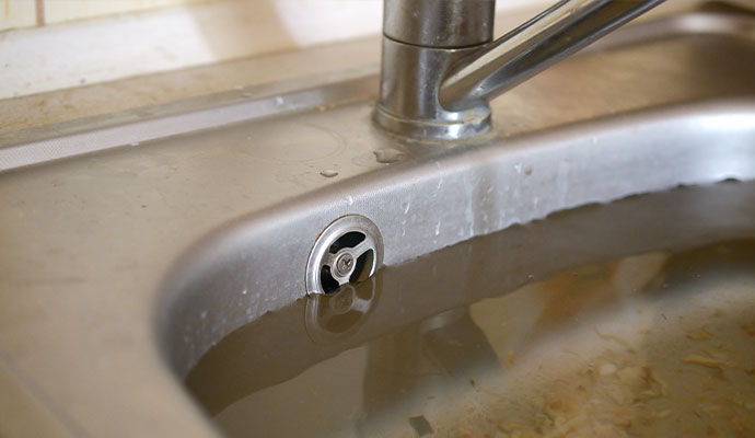 Clean kitchen sink