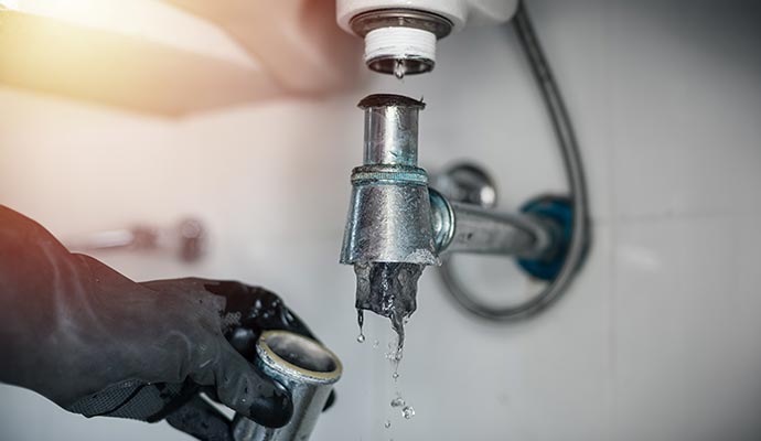 Clogged Drain Pipe Overflow Cleanup in DFW