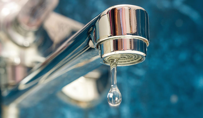 Dripping faucet water drop leak