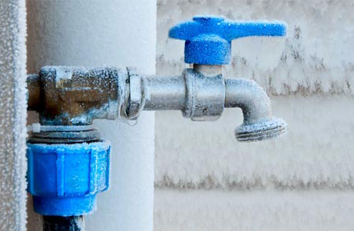 Frozen Pipe Prevention in Dallas and Fort Worth
